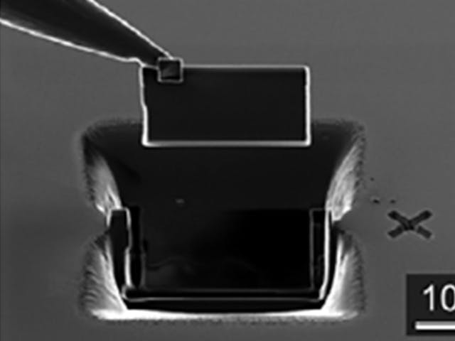 Part of the TEM lamella preparation workflow in a ZEISS Crossbeam