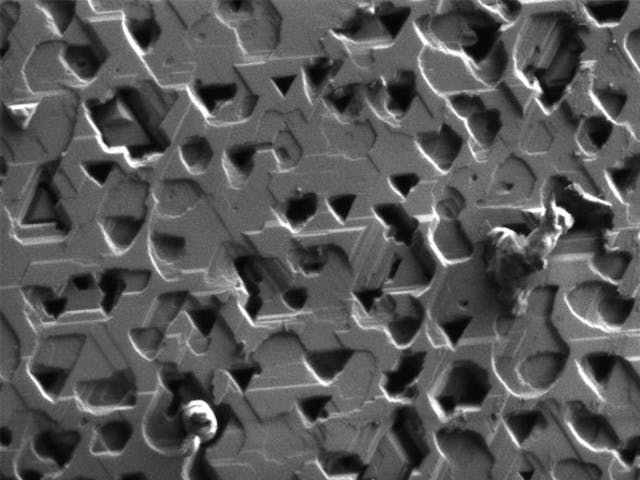 Etched silicon nanostructures at 50 V, no sample biasing. Imaged with GeminiSEM 500
