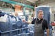 „Dzięki precyzyjnemu procesowi produkcji sprężarki śrubowe marki GEA Refrigeration Germany są bardzo wydajne” – wyjaśnia technik pomiarowy Carsten Göbel 